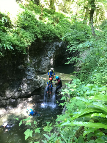 RANDONNEE AQUATIQUE DES GORGES DU GROSDAR (canyoning initiation)